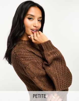 Brave Soul Petite - Tokyo - Oversize-Strickpullover in Schokobraun mit Zopfmuster-Brown