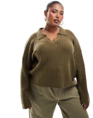 Brave Soul Plus v-neck polo jumper in khaki-Green