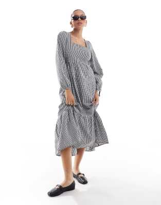 Brave Soul Brave Soul puff sleeve seersucker gingham tiered dress in black and white