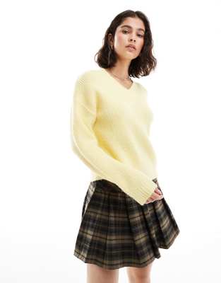 Pull en maille à col V et côtes anglaises - Jaune beurre L