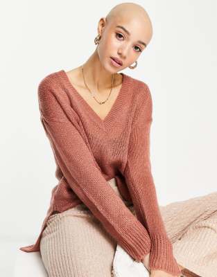 Brave Soul quartz v neck jumper with stepped hem in rose