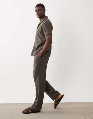 Brave Soul Regular Fit Relaxed Pants In Brown