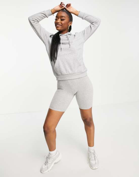 https://images.asos-media.com/products/brave-soul-relaxed-fit-clara-hoodie-in-gray/23083440-4?$n_550w$&wid=550&fit=constrain