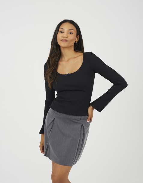 Brave Soul Ribbed scoop neck top with lettuce hem in black - view 1