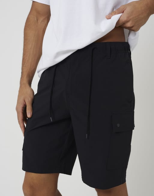 Brave Soul – Ripstop-Shorts in Schwarz mit Cargo-Tasche, 4 von 4