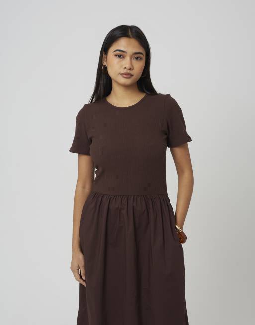 Brave Soul - Robe longue en jersey et popeline mélangés à col ras de cou - Chocolat, 2 de 4