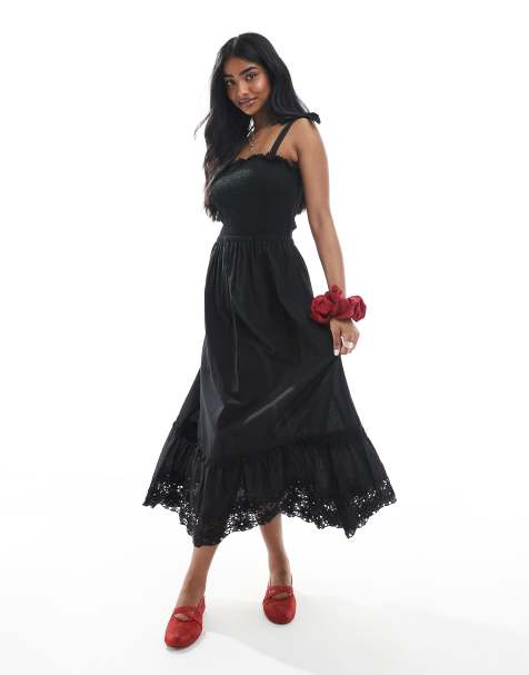 Brave Soul s– Gesmoktes Maxikleid in Schwarz mit Riemchenträgern und Spitzendetail - view 1