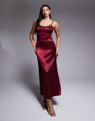 Brave Soul - Satin-Maxikleid in Burgunderrot mit Riemchenträgern und Spitzendetails