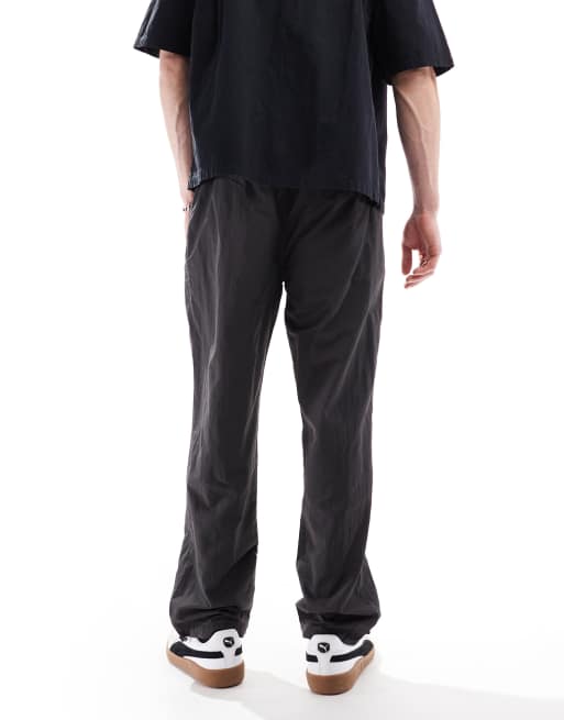 Brave Soul – Schmal zulaufende Hose aus Nylon in Dunkelgrau, 4 von 5