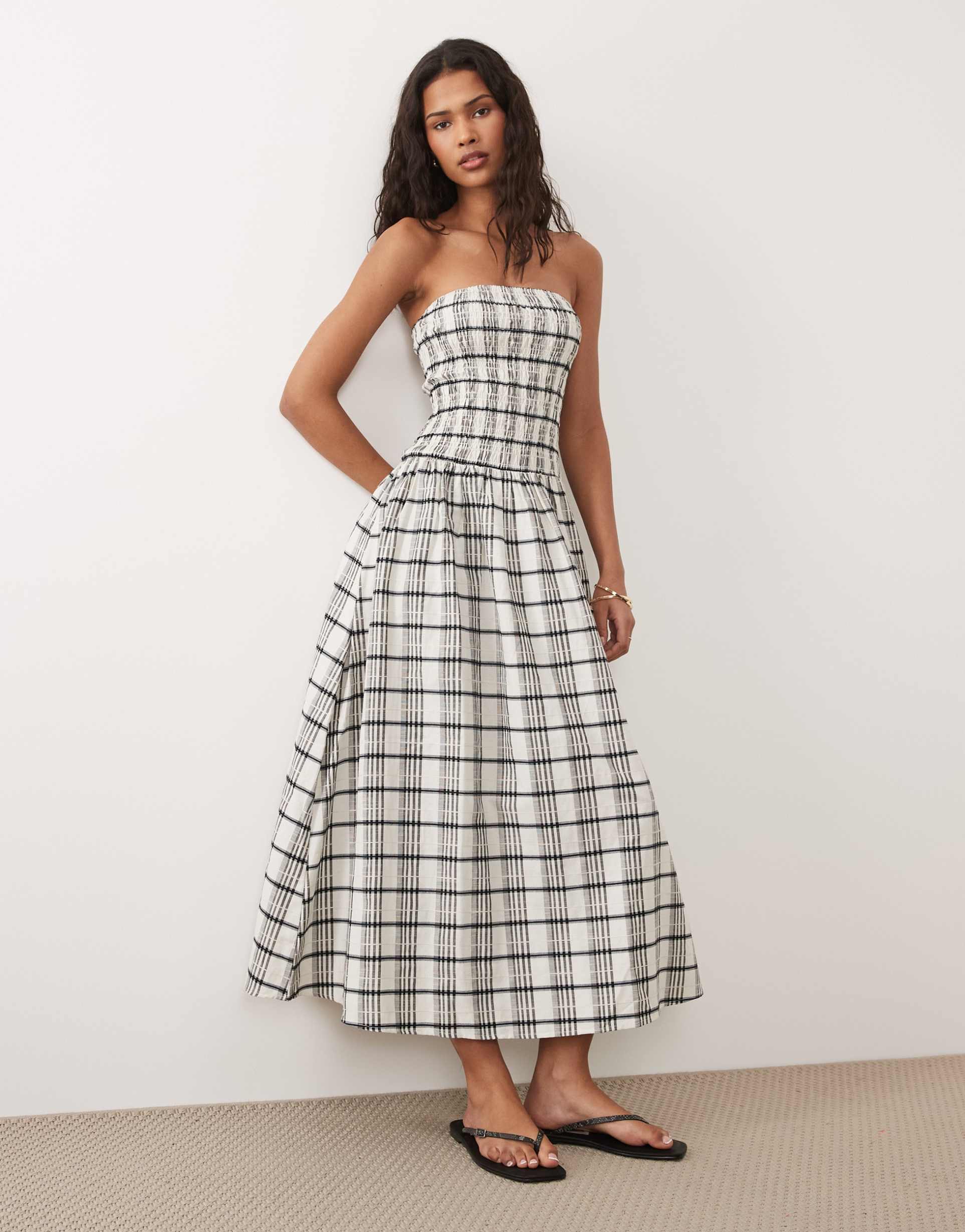 brave soul seersucker strapless midi dress with shirred bodice in all over plaid