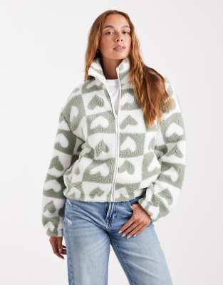 Brave Soul - Sherpa-Fleecejacke mit Herzmuster in Grün und Creme und durchgehendem Reißverschluss