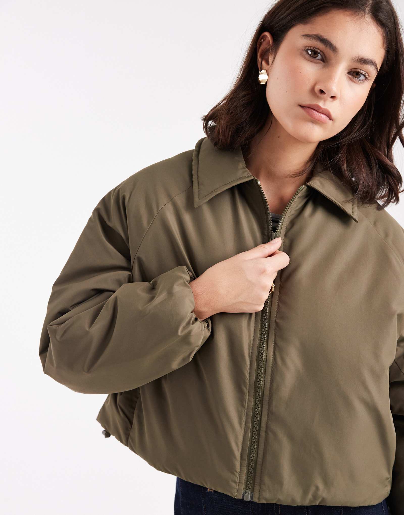 Короткая куртка-бомбер Brave Soul на подкладке с воротником цвета хаки
