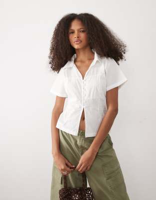 Brave Soul short sleeve shirt with open button detailing in white white 7190₽