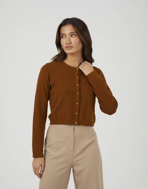 Brave Soul – Strickjacke in Hellbraun mit goldfarbenen Knöpfen und Rundhalsausschnitt - view 1