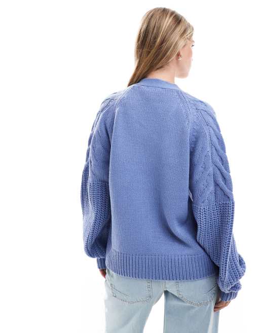Brave Soul – Strickjacke in Kornblumenblau mit Zopfmuster, 4 von 4