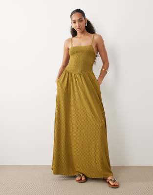 Strukturiertes Jersey-Kleid in Oliv mit gesmoktem Oberteil-Grün Grün M