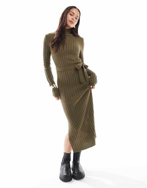Brave Soul – Sukienka midi z prążkowanej dzianiny w kolorze khaki z golfem i wiązanym paskiem
