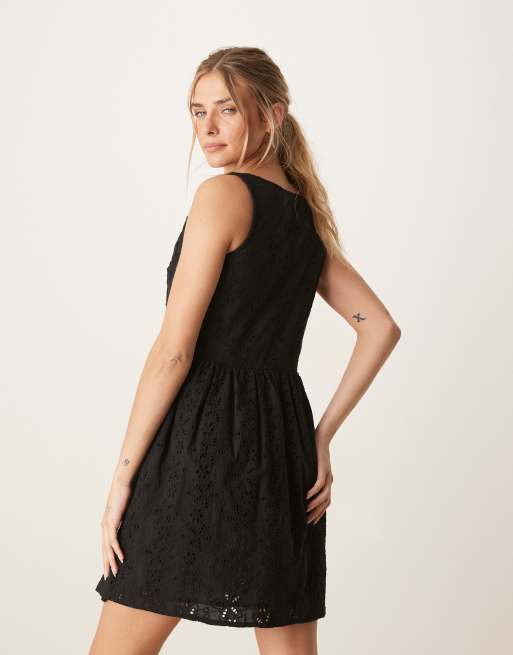 Brave Soul – Svart miniklänning i broderie anglaise, 4 av 4