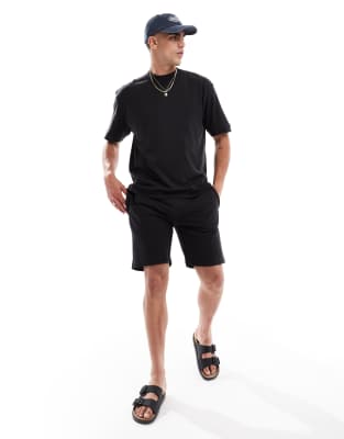 Brave Soul – Svart set med t-shirt och shorts i bomullsmix - view 1