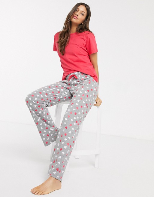 Brave Soul t-shirt and trousers pyjama set in pink heart