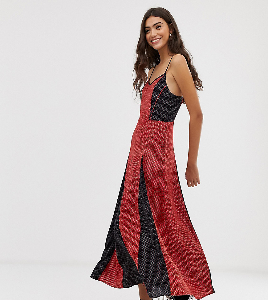 Brave Soul Tall – Gina – Maxiklänning i blandat mönster-Röd