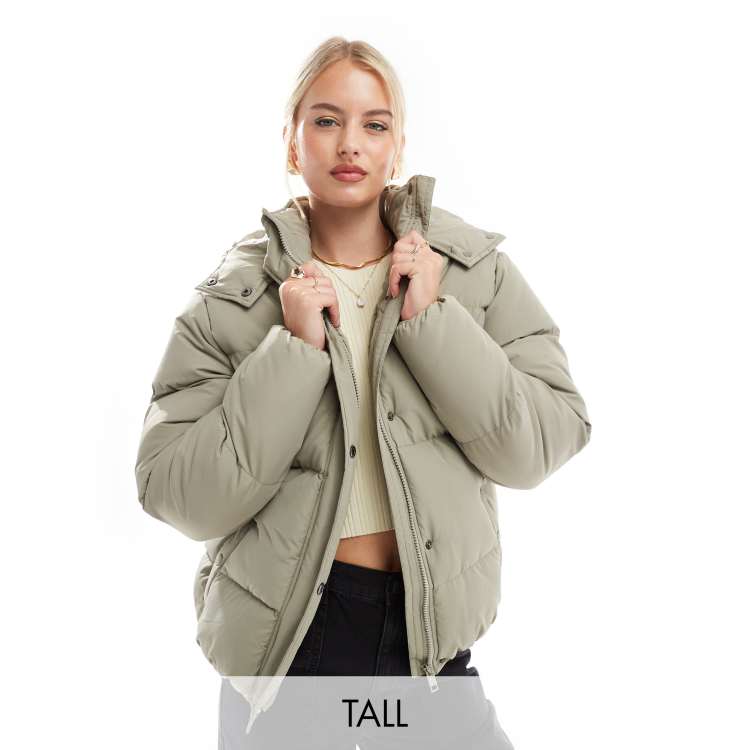 Brave Soul Tall hooded puffer jacket in sage green T shirt New Balance Accelerate V2 rosa palido mulher RcjShops