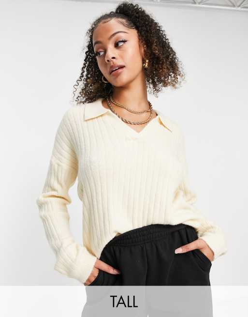 Brave Soul Tall – Zulu – Polo-Pullover in Cremeweiß mit V-Ausschnitt
