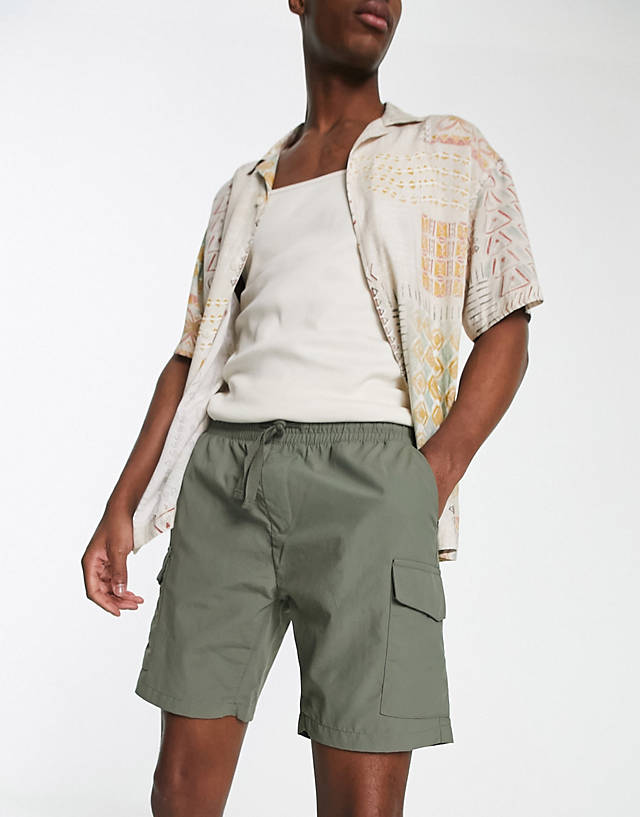Brave Soul - tech cargo shorts in sage green