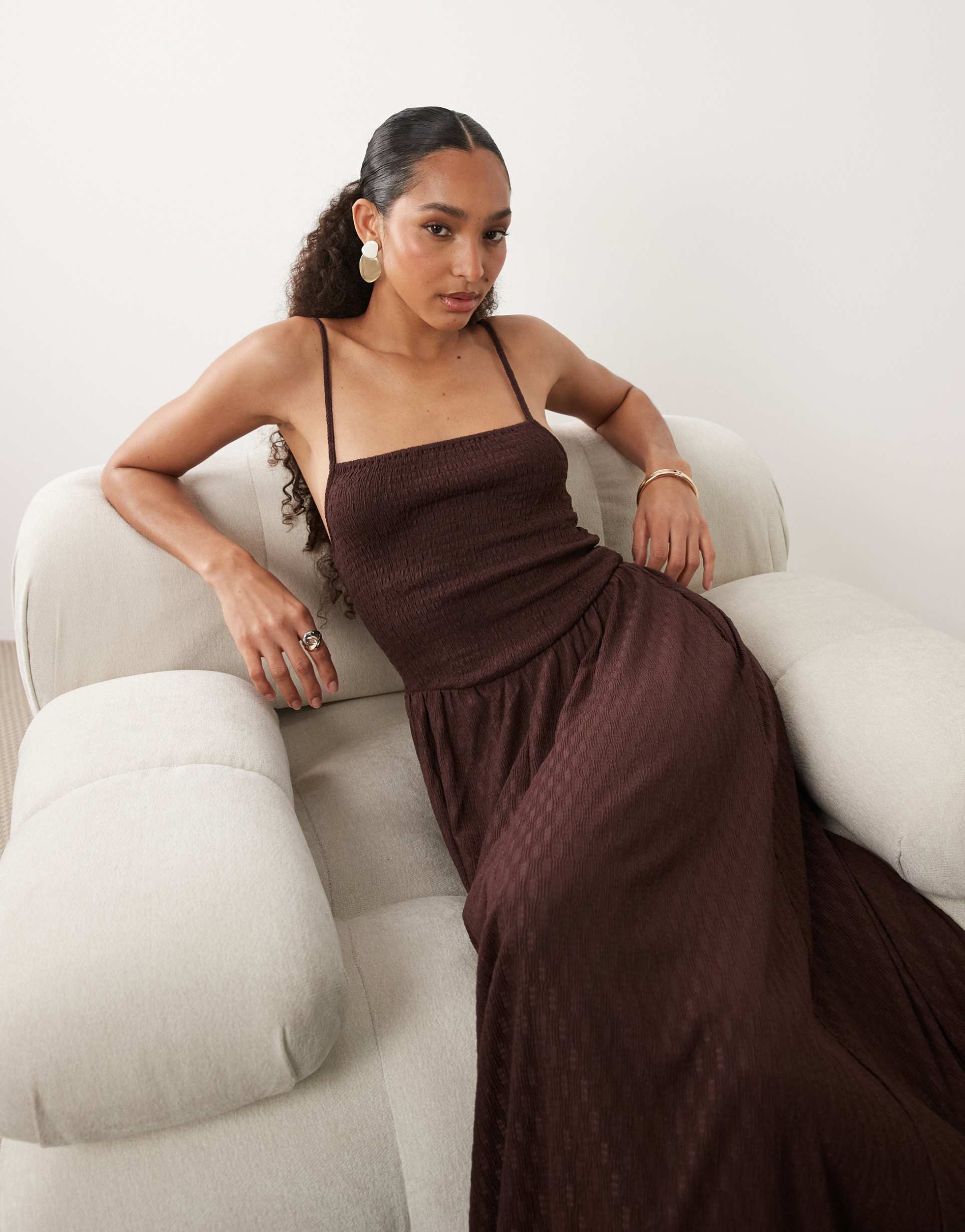 brave soul textured jersey dress with shirred bodice in chocolate brown