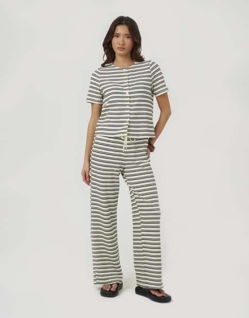 Brave Soul Textured jersey stripe straight leg trousers in cream, 3 of 4
