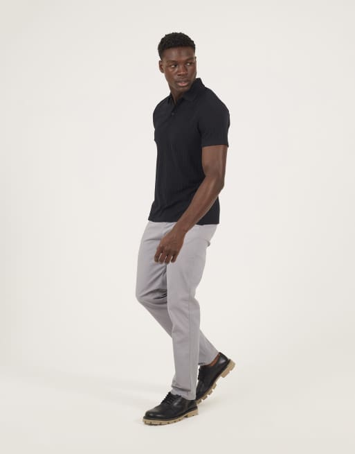 Brave Soul Textured short sleeve polo shirt in black, 3 of 4