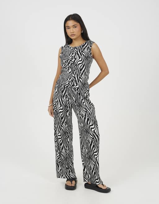 Brave Soul Textured zebra print button through vest in black, 3 of 4