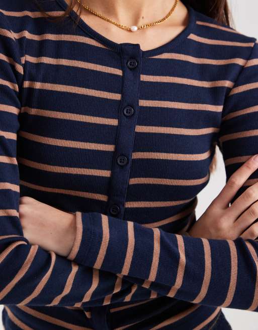 Brave Soul - Top a maniche lunghe blu navy e color talpa a righe a coste con bottoni, 3 di 4