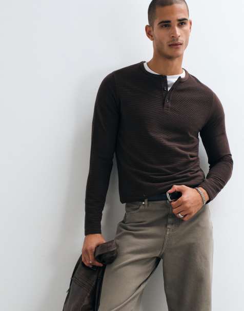 Brave Soul - top henley de punto gofrado en marrón oscuro - view 1