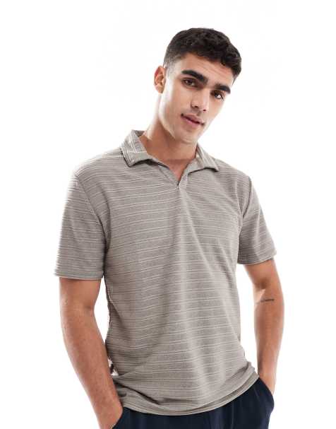 Brave Soul Trophy neck polo shirt in brown