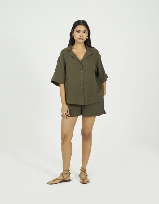 Brave Soul V-neck button through short sleeve shirt in khaki, 3 of 4