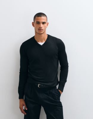 V Neck 1