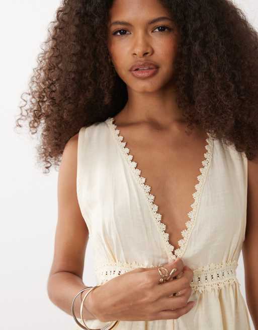 Brave Soul v-neck singlet in off white with crochet trims, 2 of 4