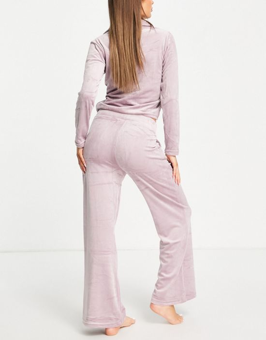 https://images.asos-media.com/products/brave-soul-velour-shirt-and-wide-leg-lounge-set-in-mauve/200831237-3?$n_550w$&wid=550&fit=constrain
