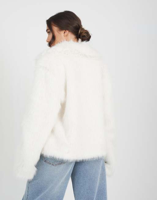 Brave Soul veste courte en faux-fur à col revers crème, 2 de 4
