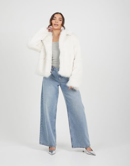 Brave Soul veste courte en faux-fur à col revers crème, 3 de 4