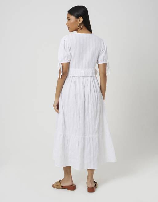 Brave Soul - Vestito lungo bianco con maniche a sbuffo, allacciatura e volant, 2 di 4