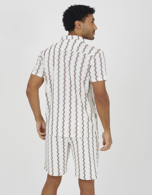 Brave Soul Wavy stripe revere collar short sleeve shirt in off white, 2 of 4
