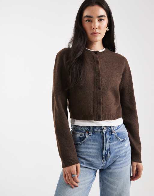 Brave Soul – Weiche Strickjacke in Braun mit Rundhalsausschnitt