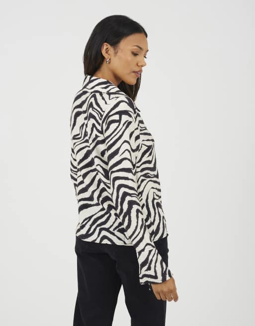 Brave Soul Zebra print long sleeve collared blouse in black, 2 of 4