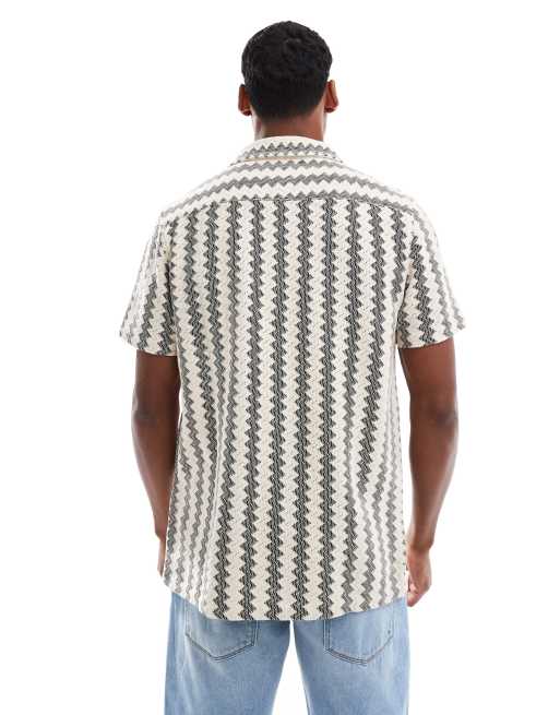 Brave Soul Zig zag stripe short sleeve shirt in natural, 2 of 4