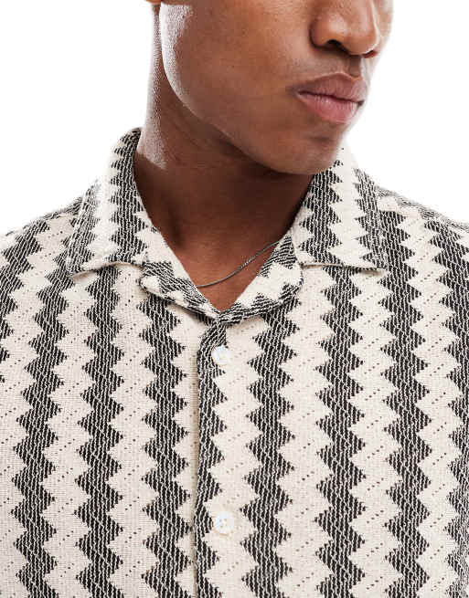 Brave Soul Zig zag stripe short sleeve shirt in natural, 3 of 4
