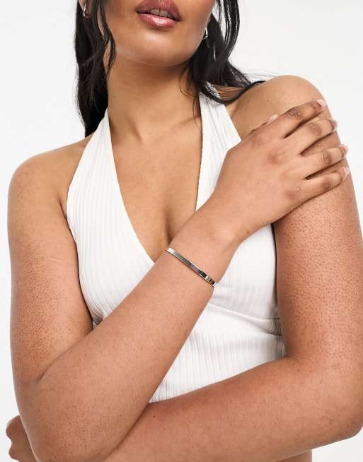 Brazalete con diseño minimalista en color plateado de ASOS DESIGN