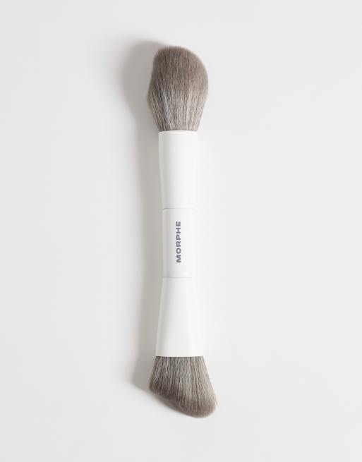 Brocha de maquillaje de doble extremo para contorno M240 de Morphe, 2 de 3