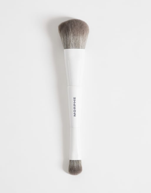 Brocha de maquillaje de doble extremo para rostro M100 de Morphe, 2 de 3